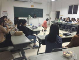 “新生交流会”主题班会1