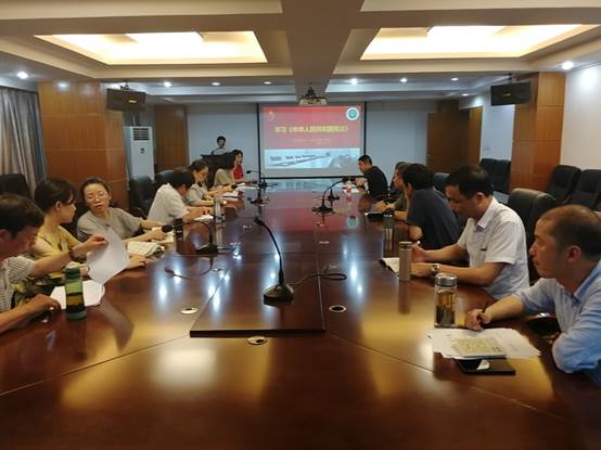 说明: E:\闽江师专\2017-2018年工作内容\201805工作\5.7中心组\学习宪法照片\IMG_20180516_141344.jpg